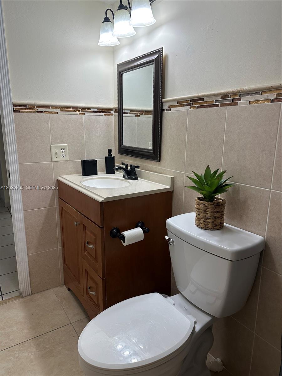 1075 West 68th Street, Unit 309 Hialeah, FL 33014 - Photo 6 of 13