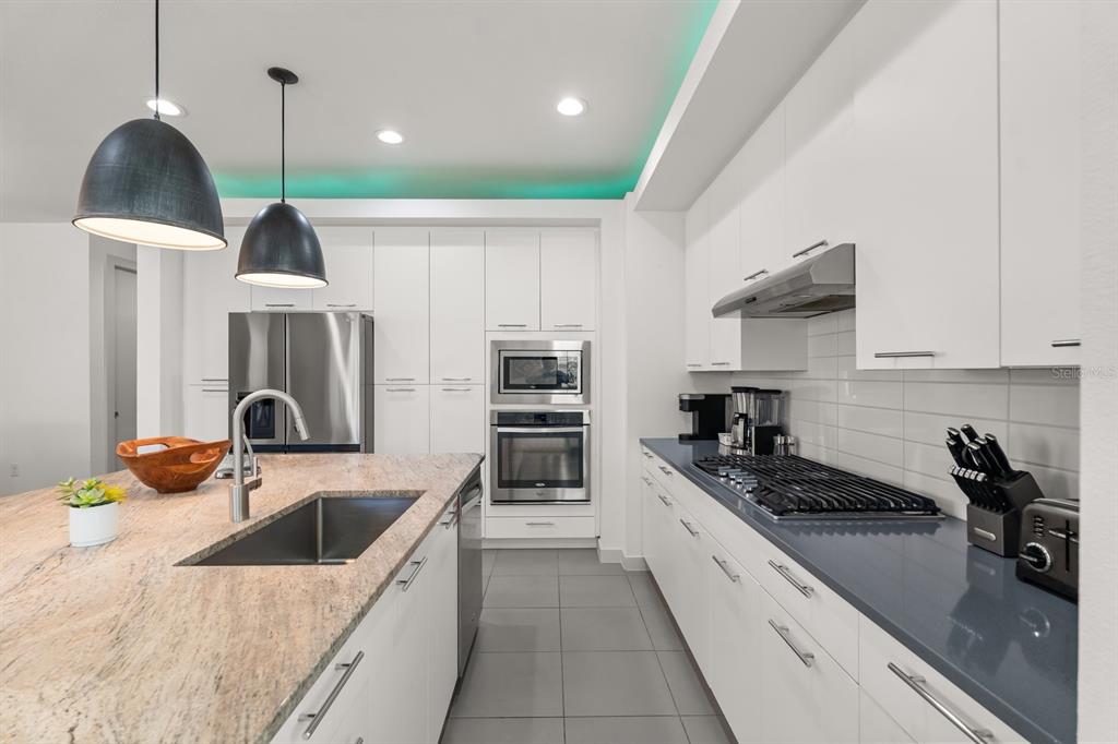 1216 Castle Pines Court Reunion, FL 34747 - Photo 10 of 48