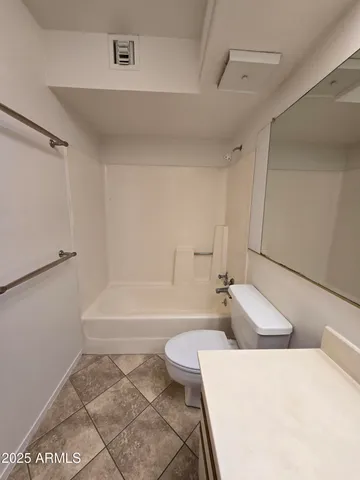 $235,000 | 5035 North 10th Place, Unit 109, Phoenix, AZ 85014