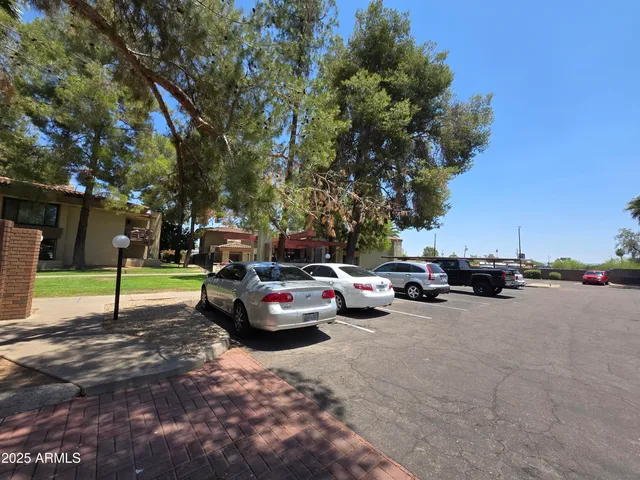 $235,000 | 5035 North 10th Place, Unit 109, Phoenix, AZ 85014