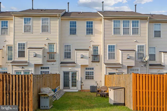 $2,800 | 44481 Watertown Terrace, Ashburn, VA 20147