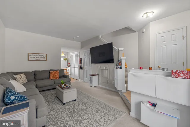 $2,800 | 44481 Watertown Terrace, Ashburn, VA 20147