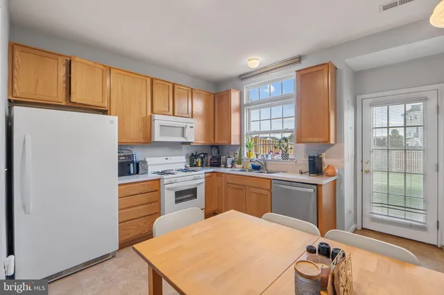 $2,800 | 44481 Watertown Terrace, Ashburn, VA 20147