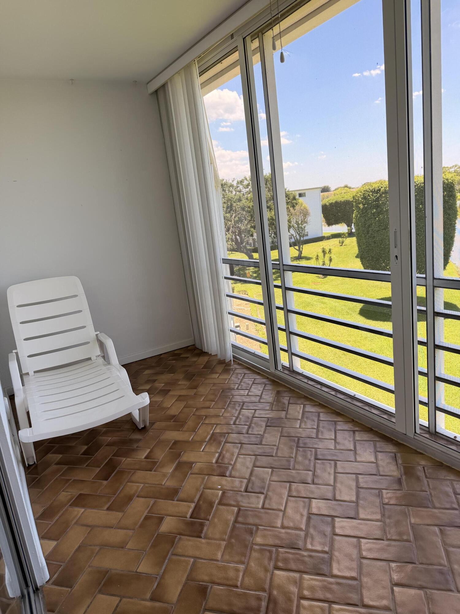 4074 Cornwall East Boca Raton, FL 33434 - Photo 2 of 8 IMG_2870