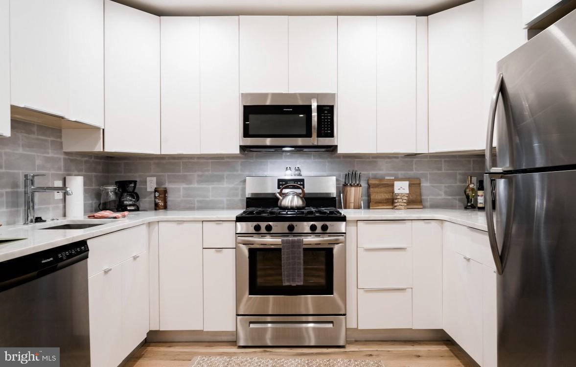220-24 South 3rd Street, Unit 101 Philadelphia, PA 19106 - Photo 8 of 15