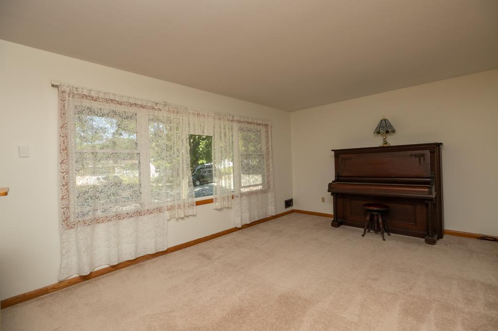 720 18th Avenue Northeast Rochester, MN 55906 - Photo 2 of 47