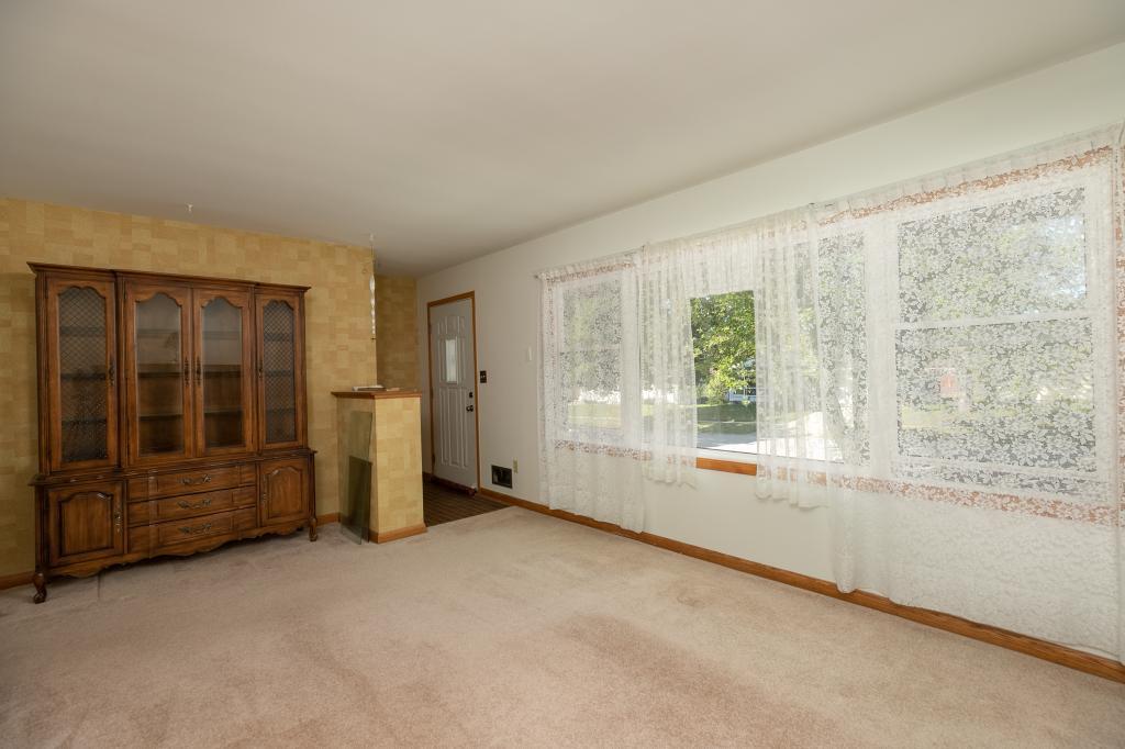 720 18th Avenue Northeast Rochester, MN 55906 - Photo 3 of 47