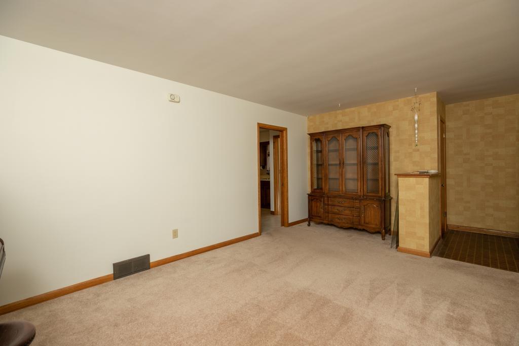 720 18th Avenue Northeast Rochester, MN 55906 - Photo 4 of 47