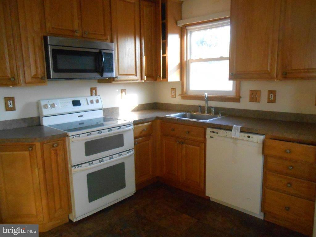 8512 Jenkins Road Pasadena, MD 21122 - Photo 2 of 11 Kitchen
