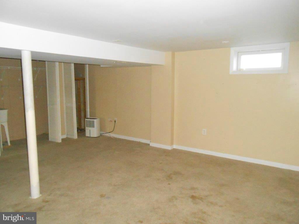 8512 Jenkins Road Pasadena, MD 21122 - Photo 7 of 11 Family Room