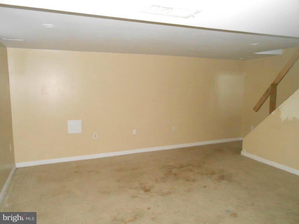 8512 Jenkins Road Pasadena, MD 21122 - Photo 8 of 11 Family Room