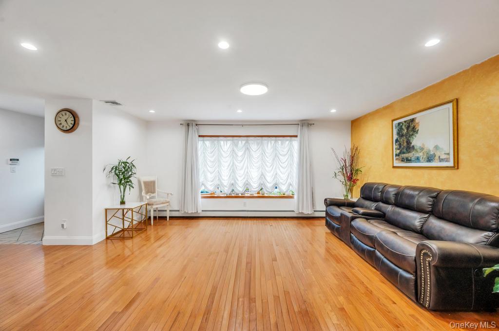 162-11 12th Road Queens, NY 11357 - Photo 8 of 27