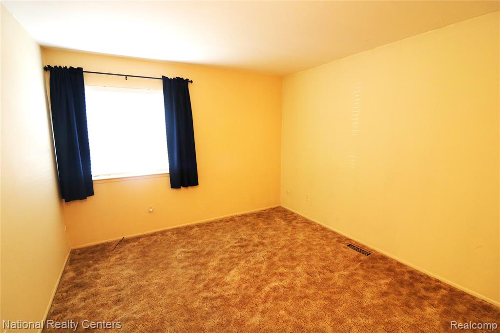29201 Hayes Road, Unit G1 Warren, MI 48088 - Photo 15 of 37