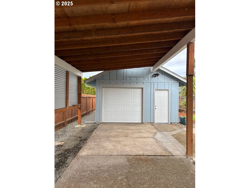 976 Northridge Avenue Springfield, OR 97477 - Photo 6 of 45 Gallery Image 6