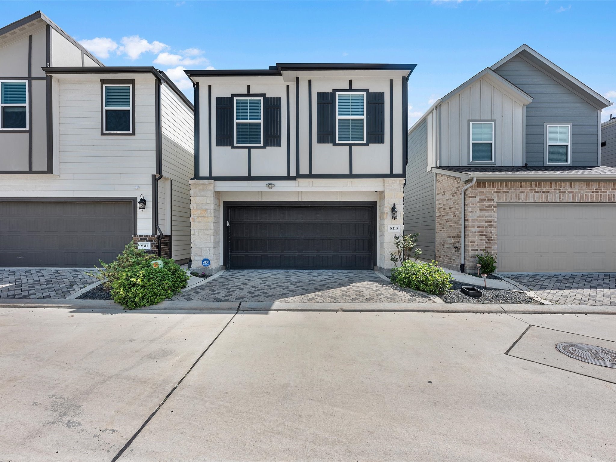 8313 Rising Strm Drive Houston, TX 77063 - Photo 2 of 31