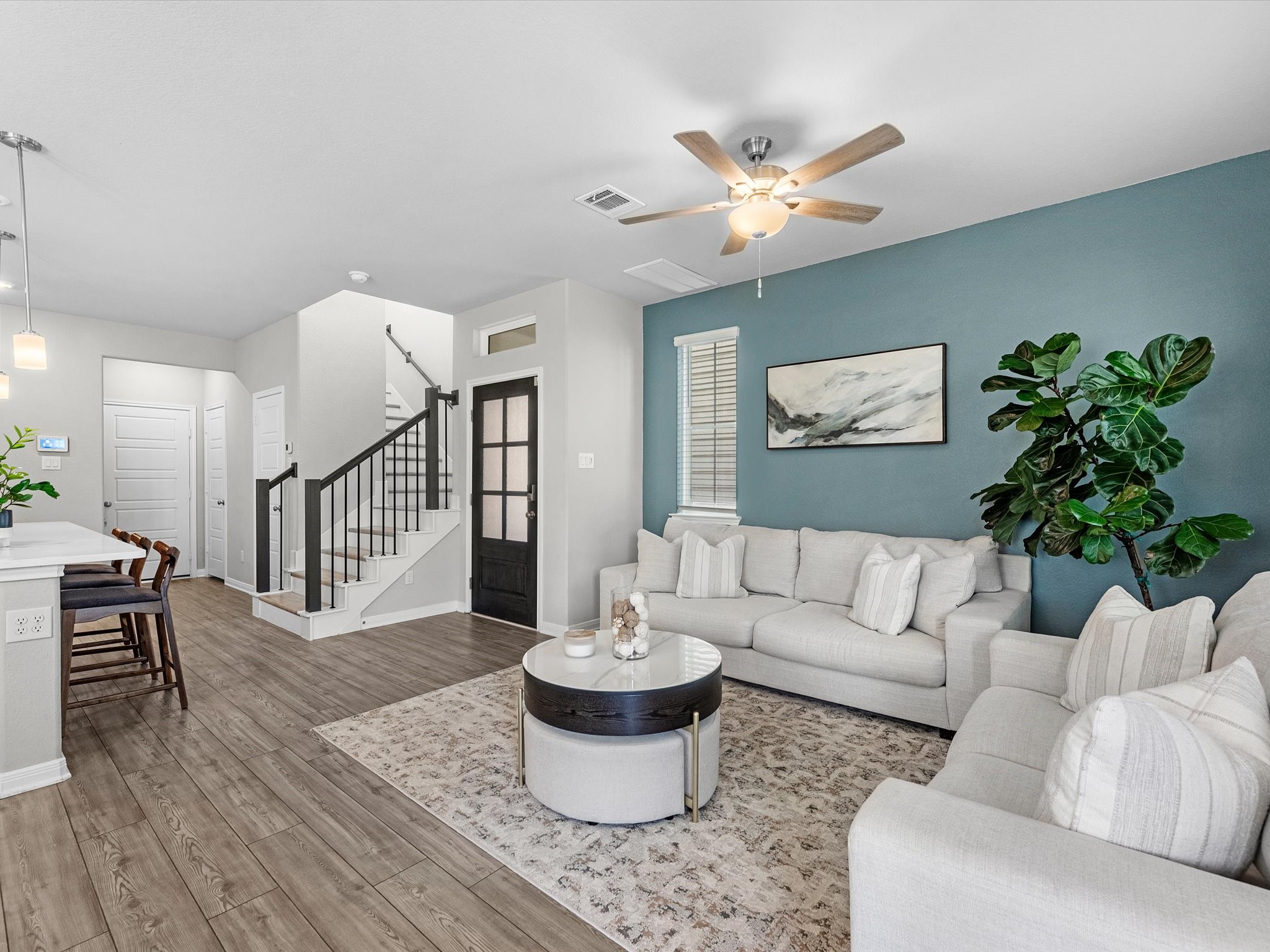 8313 Rising Strm Drive Houston, TX 77063 - Photo 8 of 31