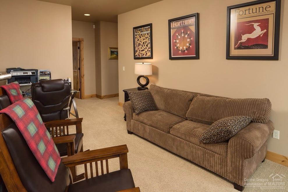 985 Southwest Vantage Point Way Bend, OR 97702 - Photo 8 of 21 Additional Photo