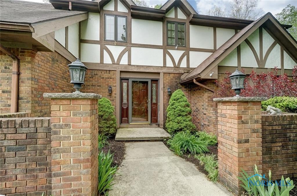 5347 Radcliffe Road Sylvania, OH 43560 - Photo 1 of 19 Gallery Image 1