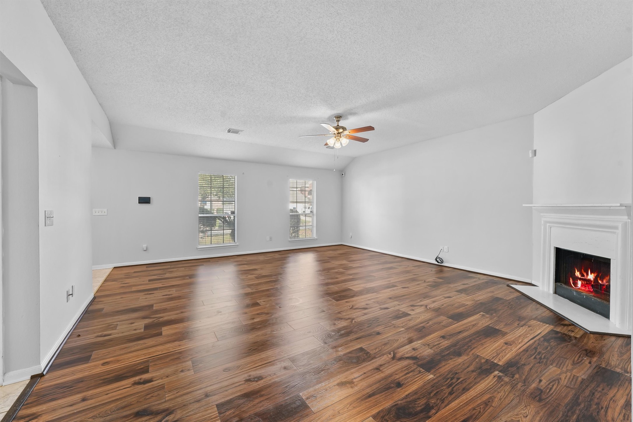 1731 Ridgebriar Drive Houston, TX 77014 - Photo 5 of 22 Living/Family Room