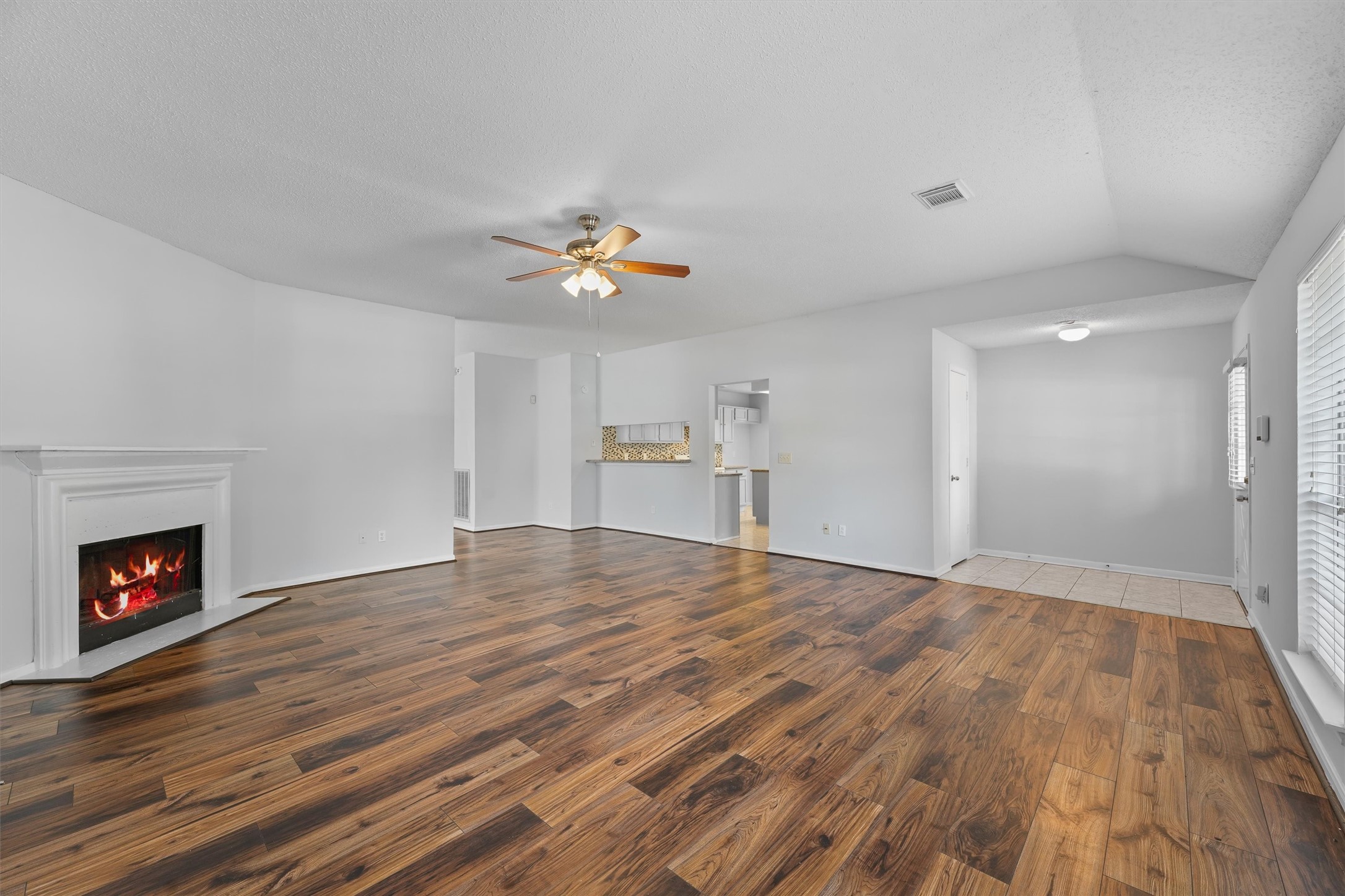 1731 Ridgebriar Drive Houston, TX 77014 - Photo 7 of 22 Living/Family Room