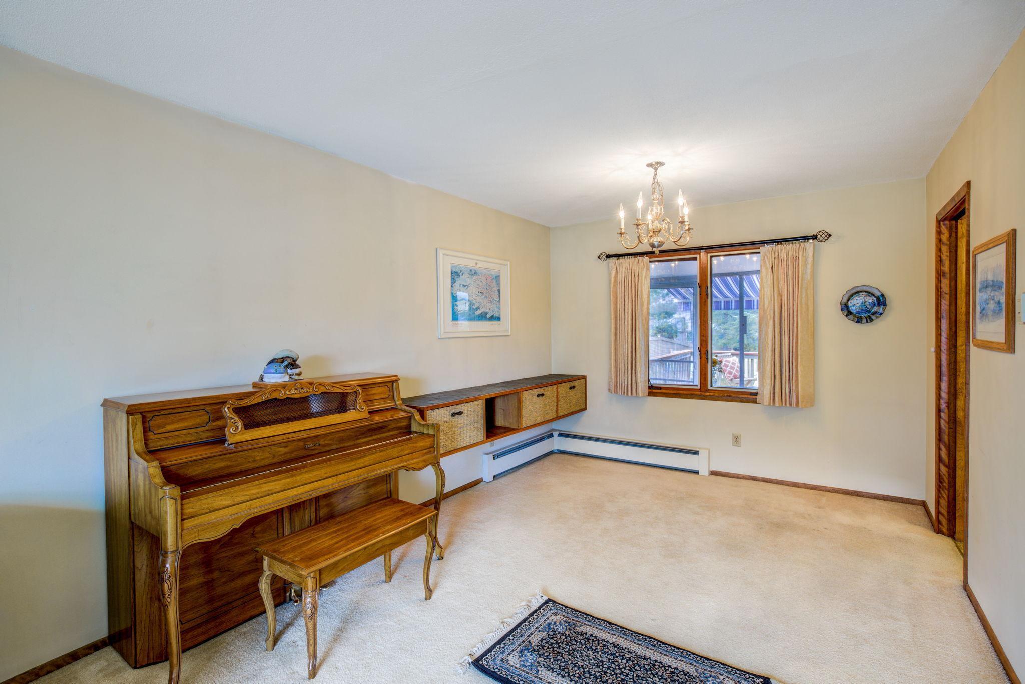 1021 Cobb Road Shoreview, MN 55126 - Photo 6 of 25 Gallery Image 6