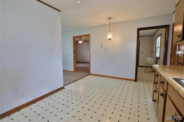 $130,000 | 17 Hilltop Drive, Hillsboro, IL 62049