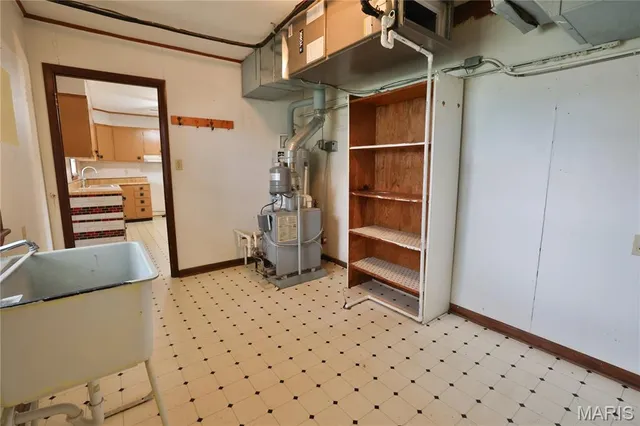 $130,000 | 17 Hilltop Drive, Hillsboro, IL 62049