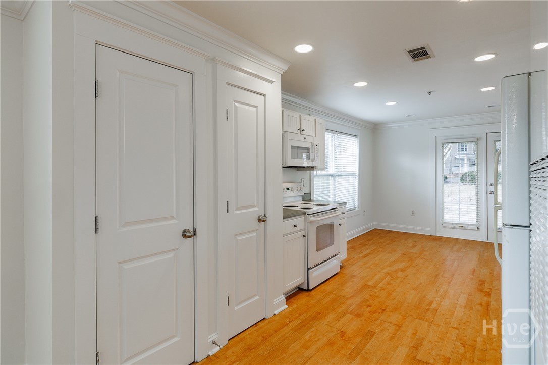 1035 South Barnett Shoals Road, Unit 1010 Athens, GA 30605 - Photo 13 of 39 Gallery Image 13