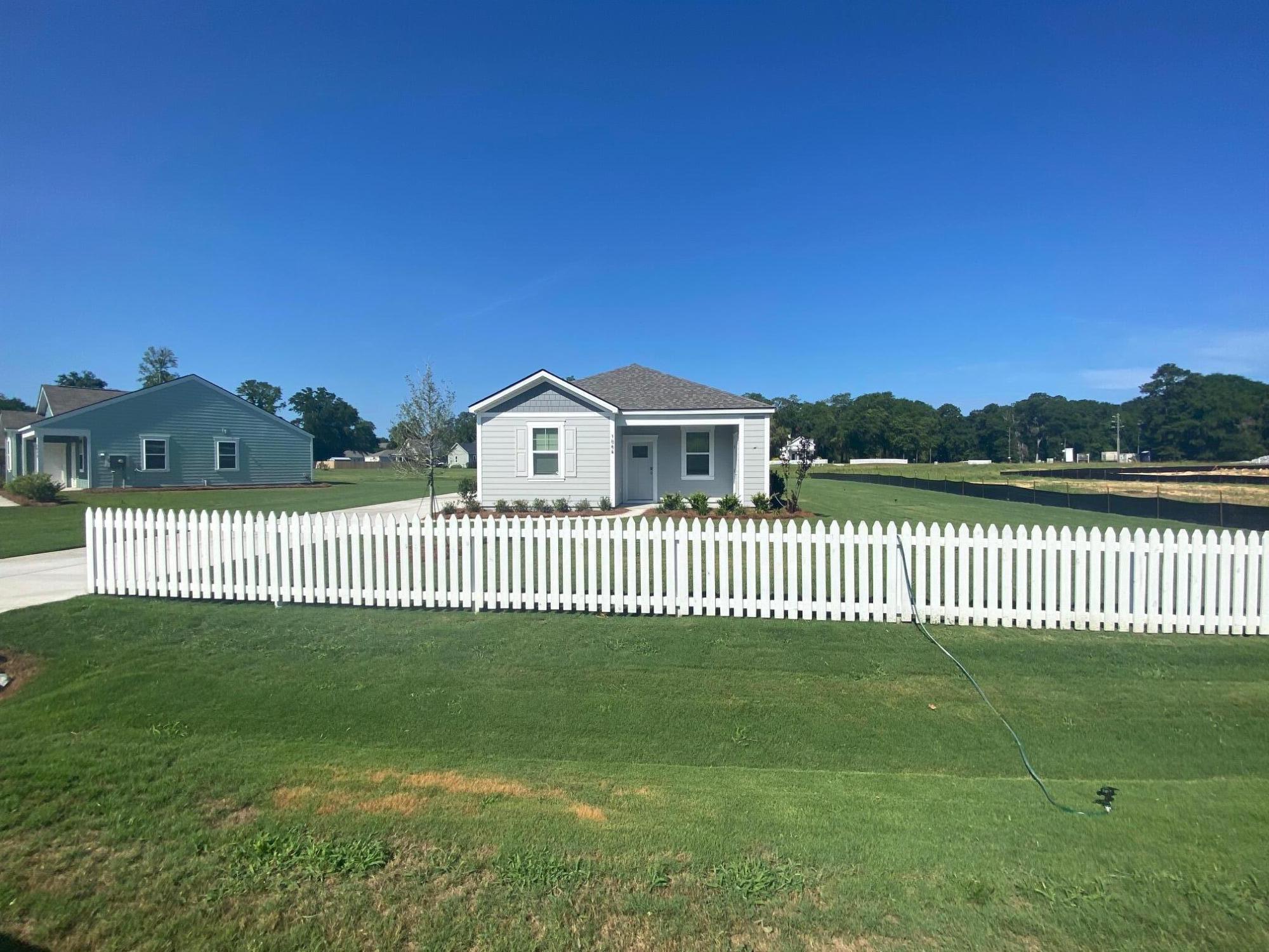 1064 Refuge Way Summerton, SC 29148 - Photo 2 of 22 IMG_3771