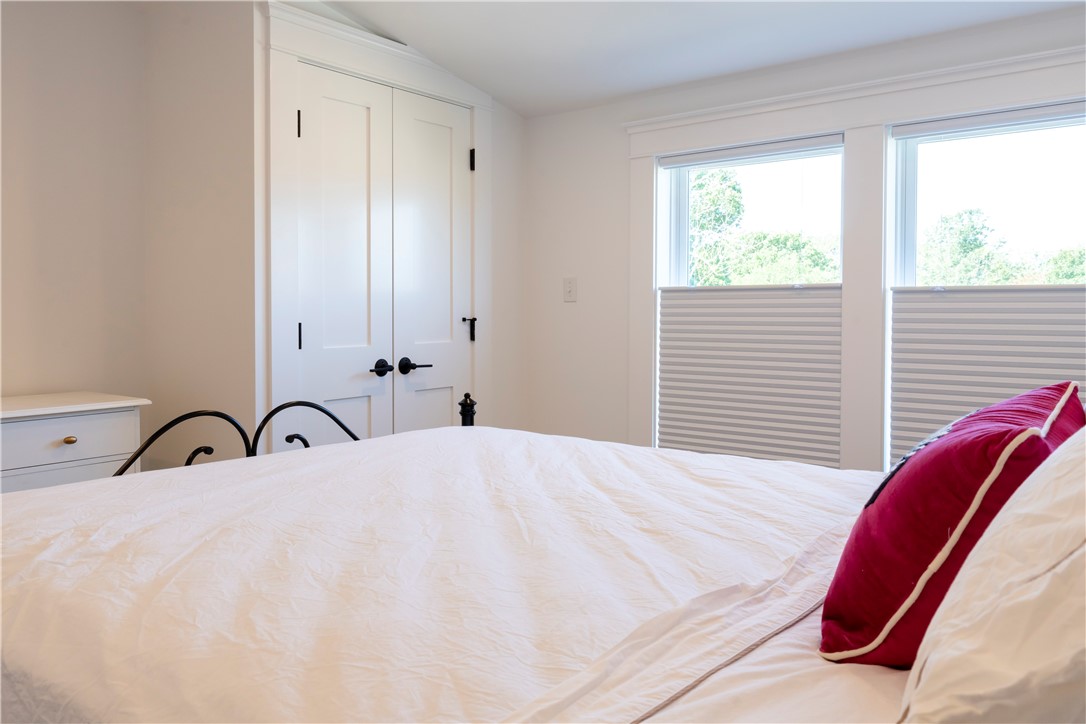 69 Carroll Avenue Newport, RI 02840 - Photo 13 of 27