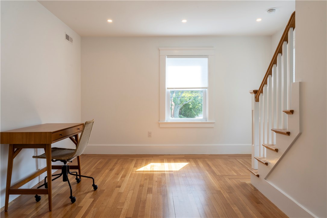 69 Carroll Avenue Newport, RI 02840 - Photo 15 of 27