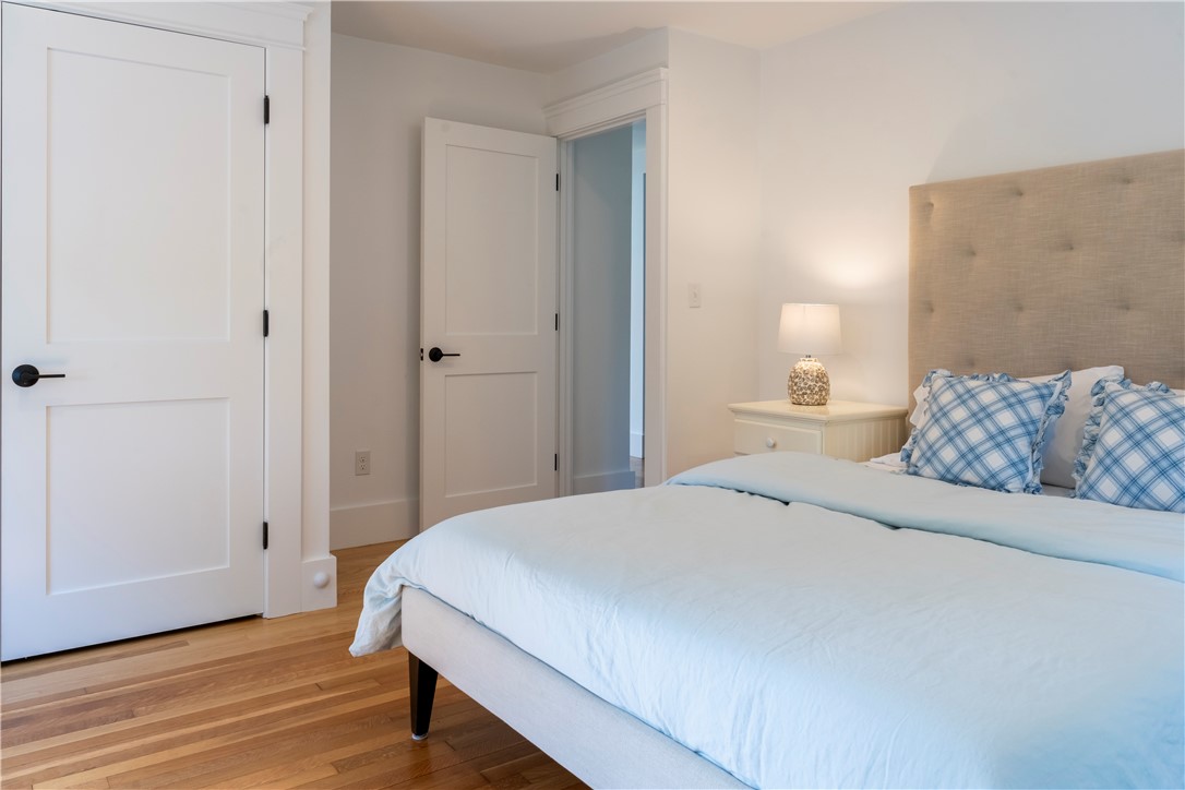 69 Carroll Avenue Newport, RI 02840 - Photo 16 of 27