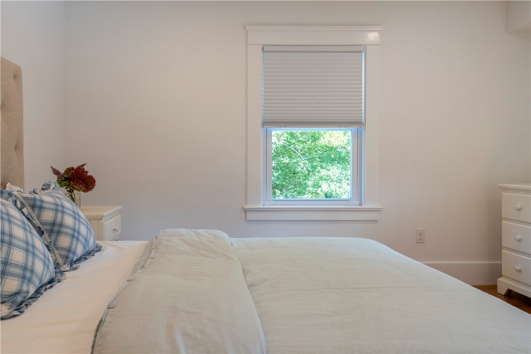 69 Carroll Avenue Newport, RI 02840 - Photo 17 of 27