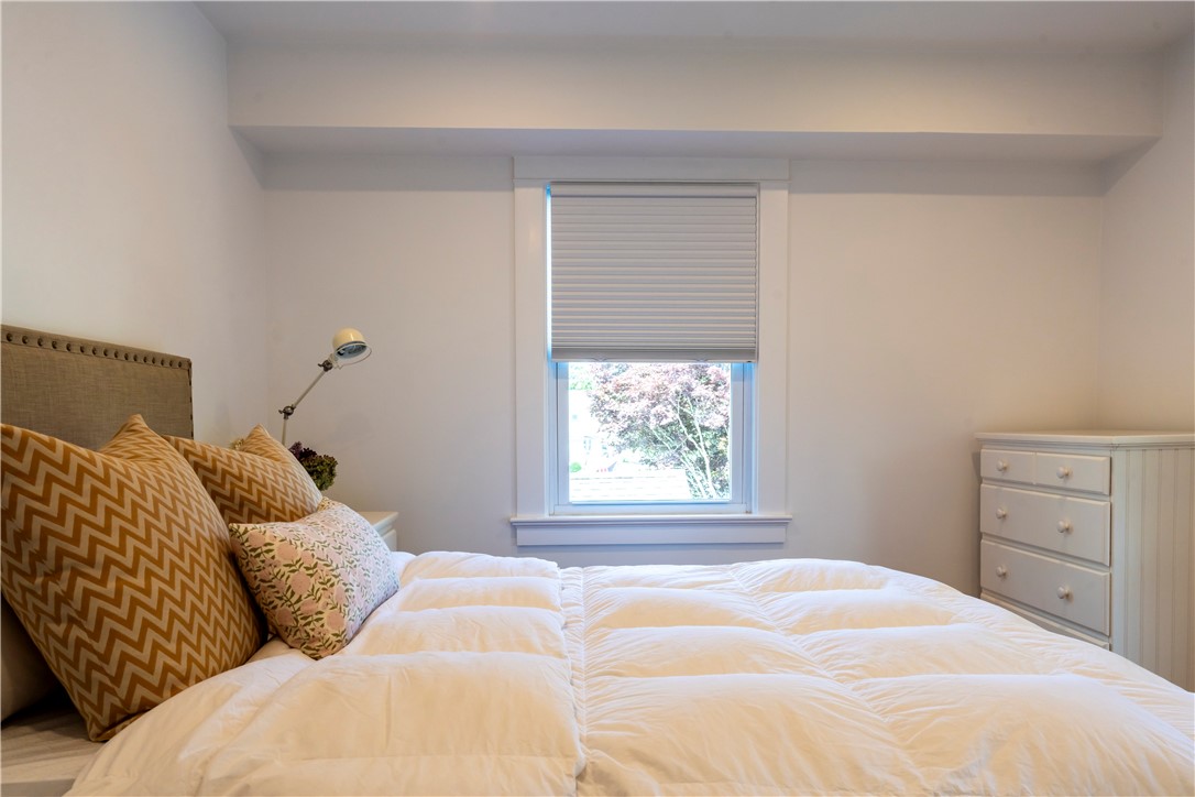 69 Carroll Avenue Newport, RI 02840 - Photo 19 of 27