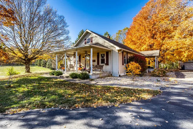 $415,000 | 3255 South Greensboro Pike, New Castle, IN 47362