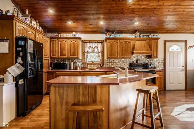 $415,000 | 3255 South Greensboro Pike, New Castle, IN 47362