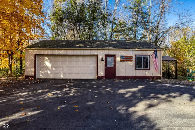 $415,000 | 3255 South Greensboro Pike, New Castle, IN 47362