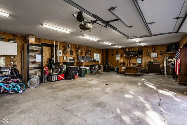 $415,000 | 3255 South Greensboro Pike, New Castle, IN 47362