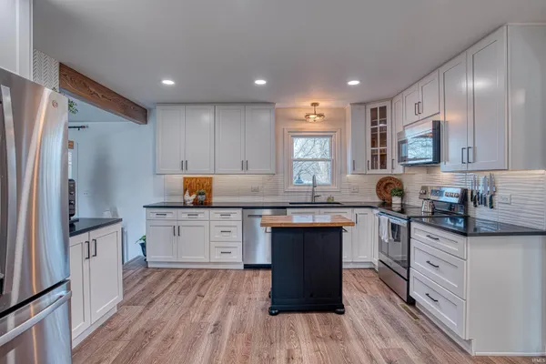 $475,000 | 1755 Brian Drive, Newburgh, IN 47630