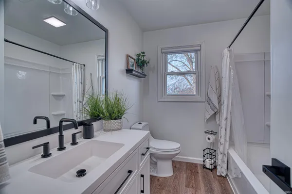 $475,000 | 1755 Brian Drive, Newburgh, IN 47630