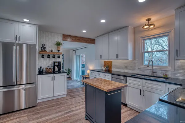 $475,000 | 1755 Brian Drive, Newburgh, IN 47630