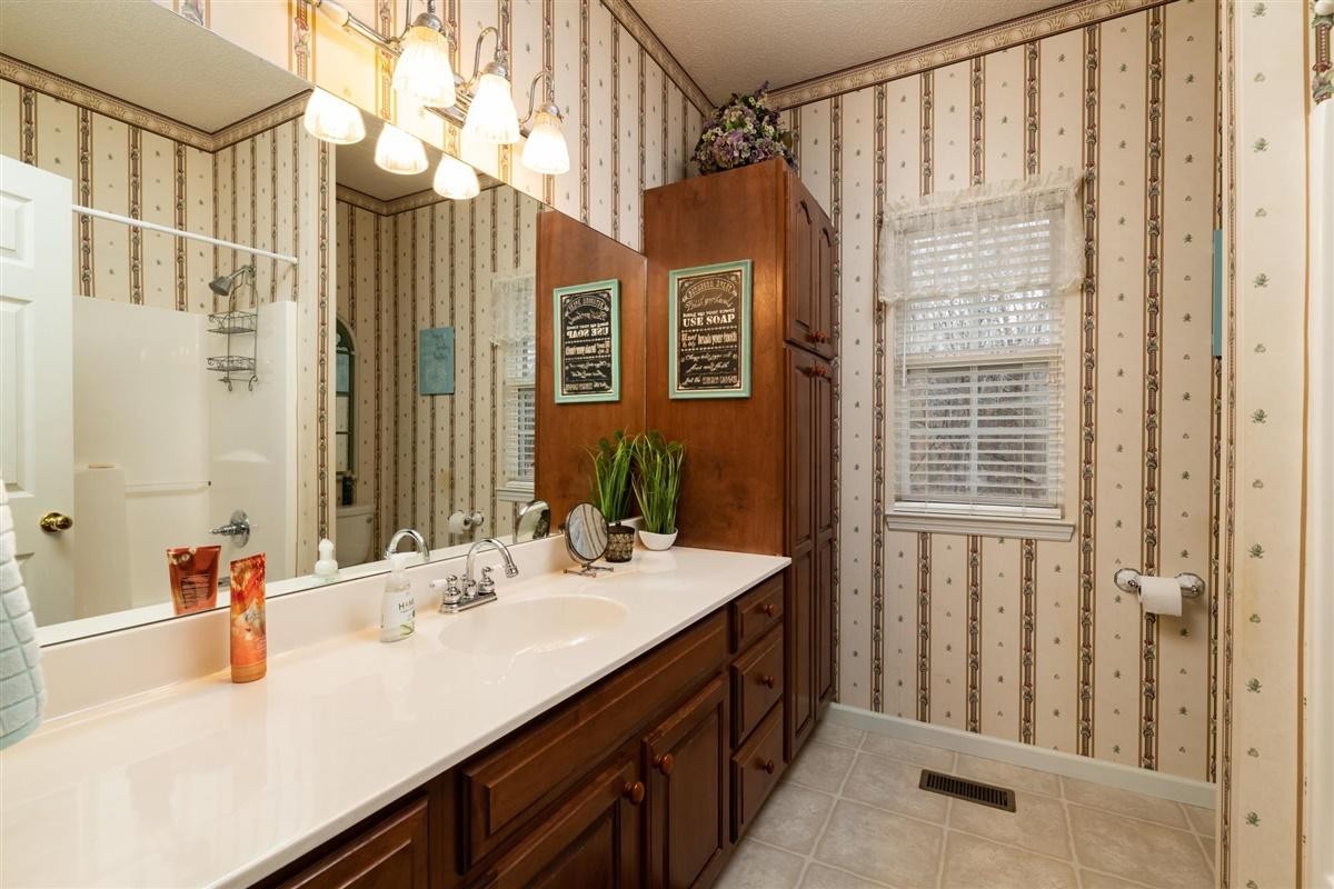 320 County Road 725 Riceville, TN 37370 - Photo 17 of 25 Gallery Image 17