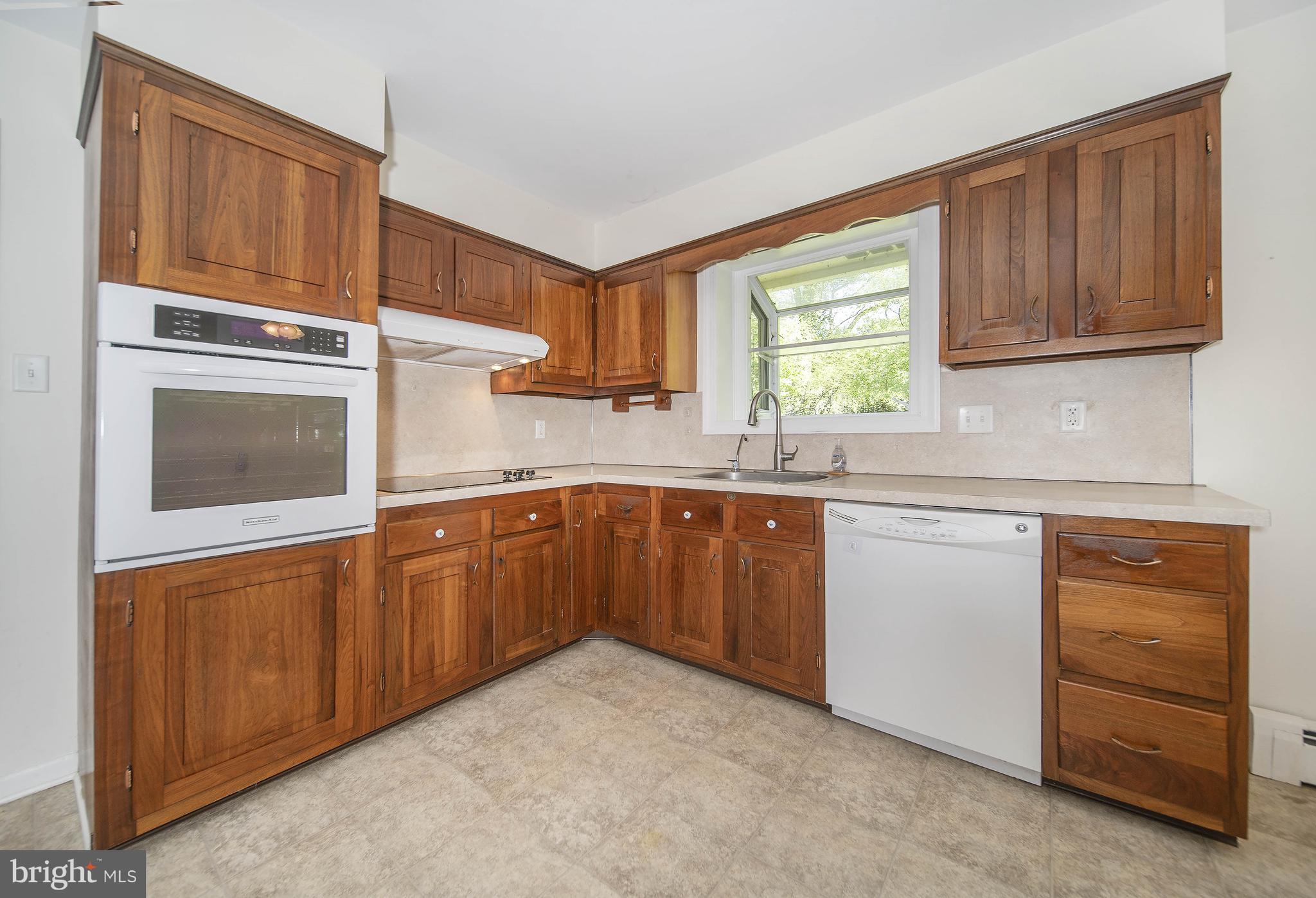 13 Lamatan Road Newark, DE 19711 - Photo 11 of 26 Kitchen