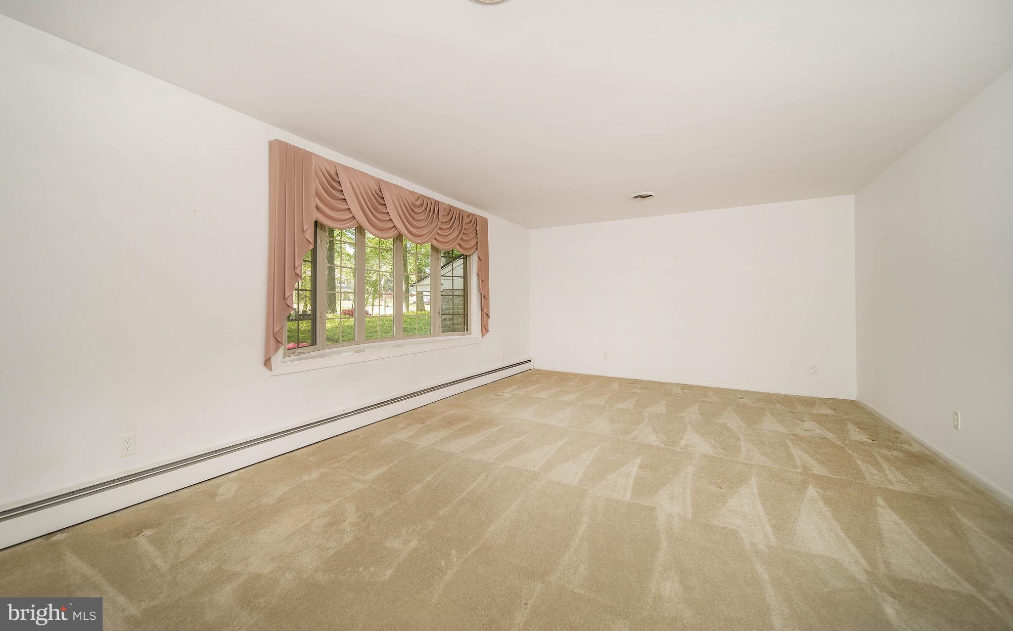 13 Lamatan Road Newark, DE 19711 - Photo 5 of 26 Formal Living Room