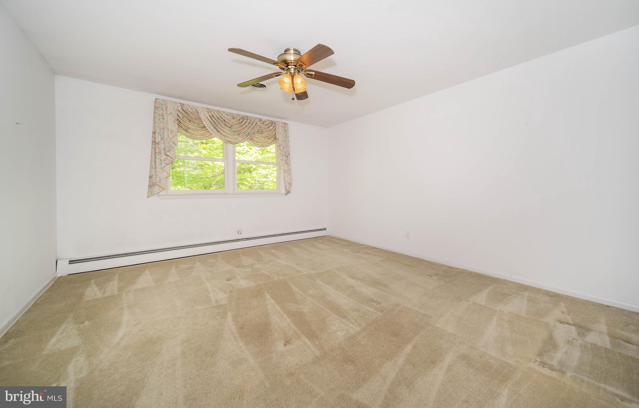 13 Lamatan Road Newark, DE 19711 - Photo 7 of 26 Dining Room