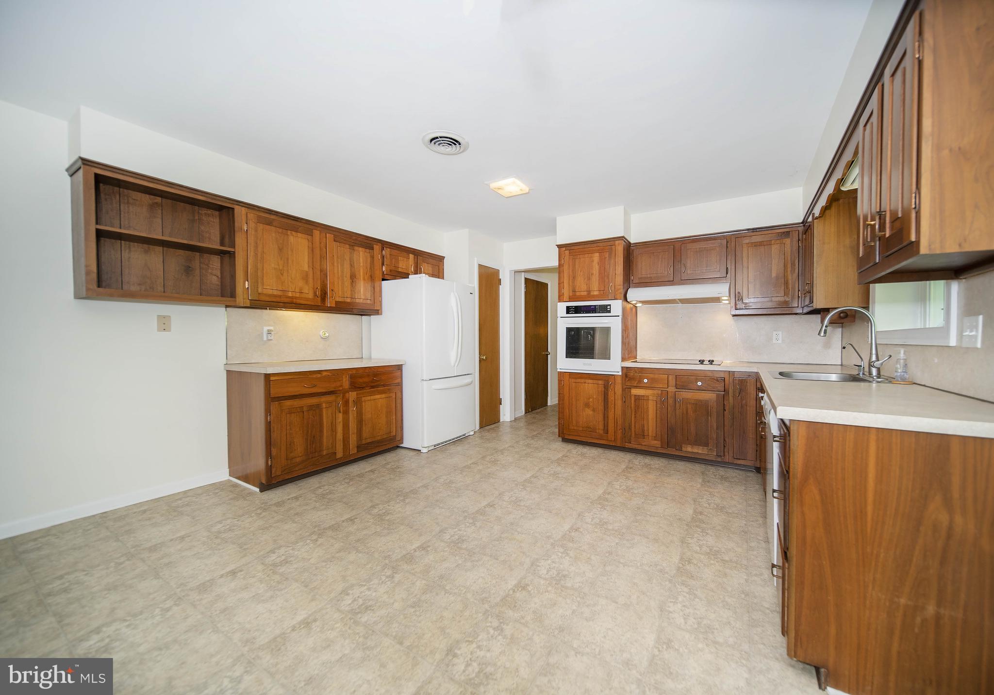 13 Lamatan Road Newark, DE 19711 - Photo 8 of 26 Eat In Kitchen