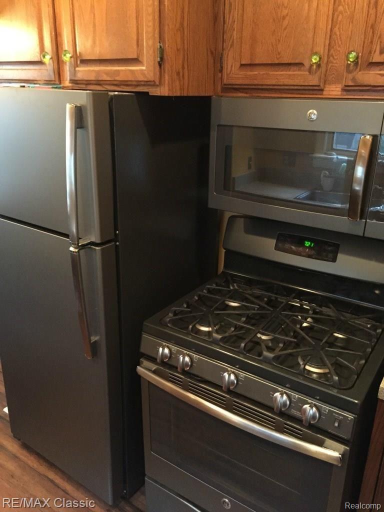 2349 Cambridge Road Berkley, MI 48072 - Photo 8 of 35 New appliances