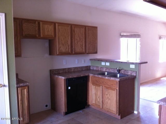 2625 East Pecan Road Phoenix, AZ 85040 - Photo 12 of 27 C:\fakepath\023-271272 - Kitchen 2