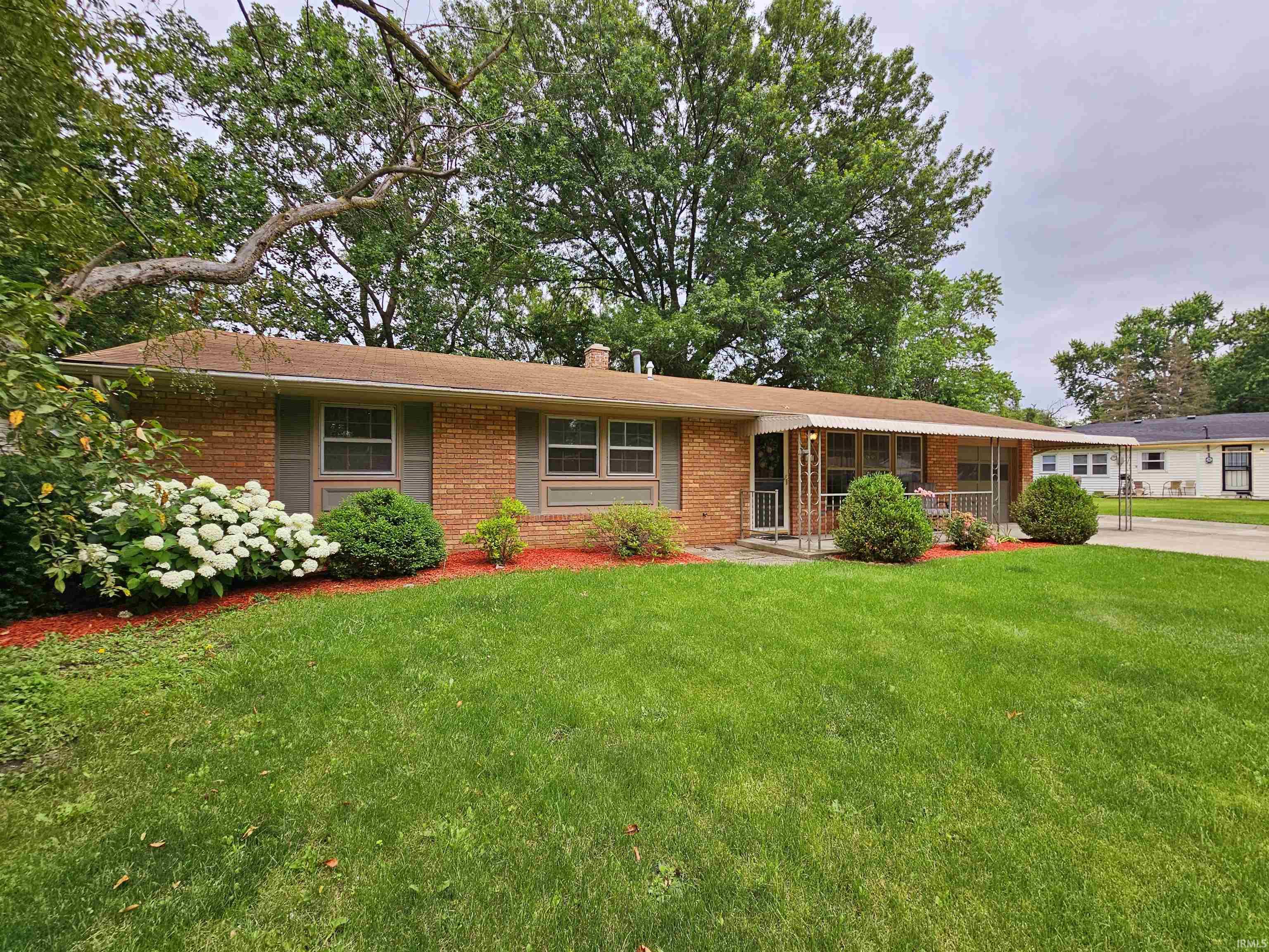 4118 Oakleaf Drive Fort Wayne, IN 46815 - Photo 1 of 19
