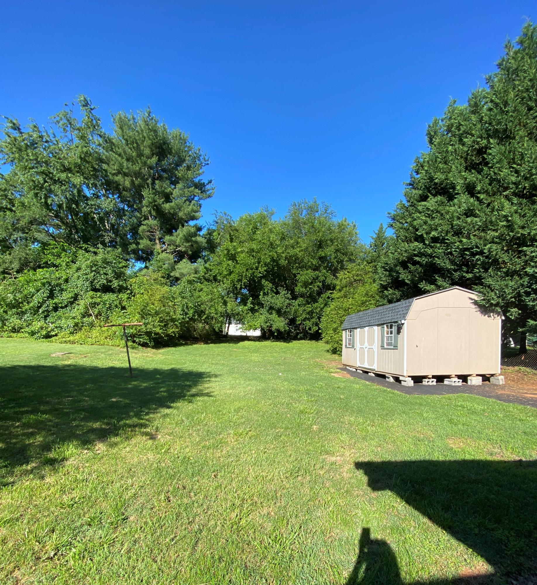 4944 Hazelridge Road Northwest Roanoke, VA 24012 - Photo 15 of 20 back yard